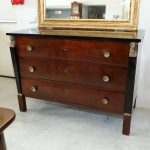 Tallboy in mahogany with intermediate pull-out, English origin, early 20th century - Commodes Tallboy in mahogany with intermediate pull-out, English origin, early 20th century - Commodes