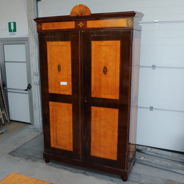 Two-door Biedermaier wardrobe in birch and maple with inlays - Wardrobes
