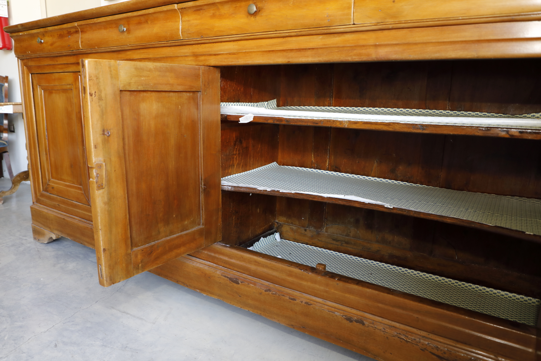 Credenza italiana a 4 ante in noce - Credenze Credenza italiana a 4 ante in noce - Credenze