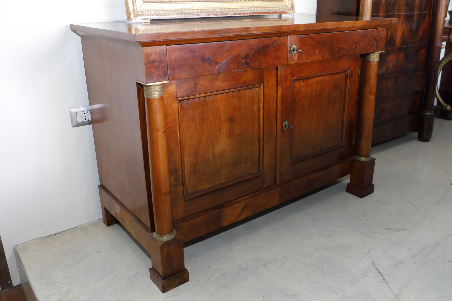 Credenza impero in noce a due ante - Credenze Credenza impero in noce a due ante - Credenze