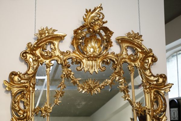 Grande specchiera italiana in legno dorato intagliato - Specchiere, Uncategorized