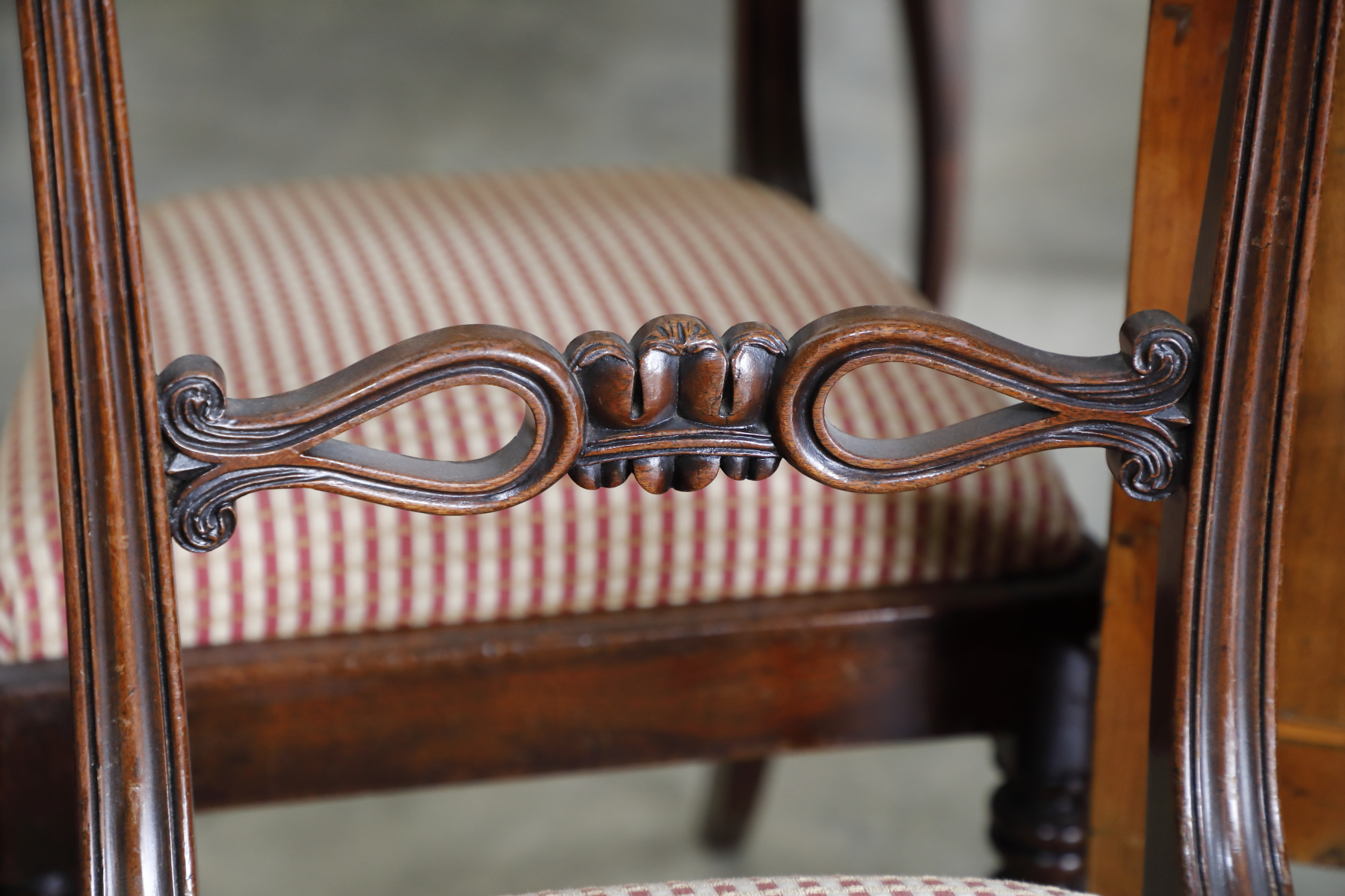 Gruppo di 2 poltrone e 6 sedie inglesi in mogano epoca 800 - Uncategorized Gruppo di 2 poltrone e 6 sedie inglesi in mogano epoca 800 - Uncategorized