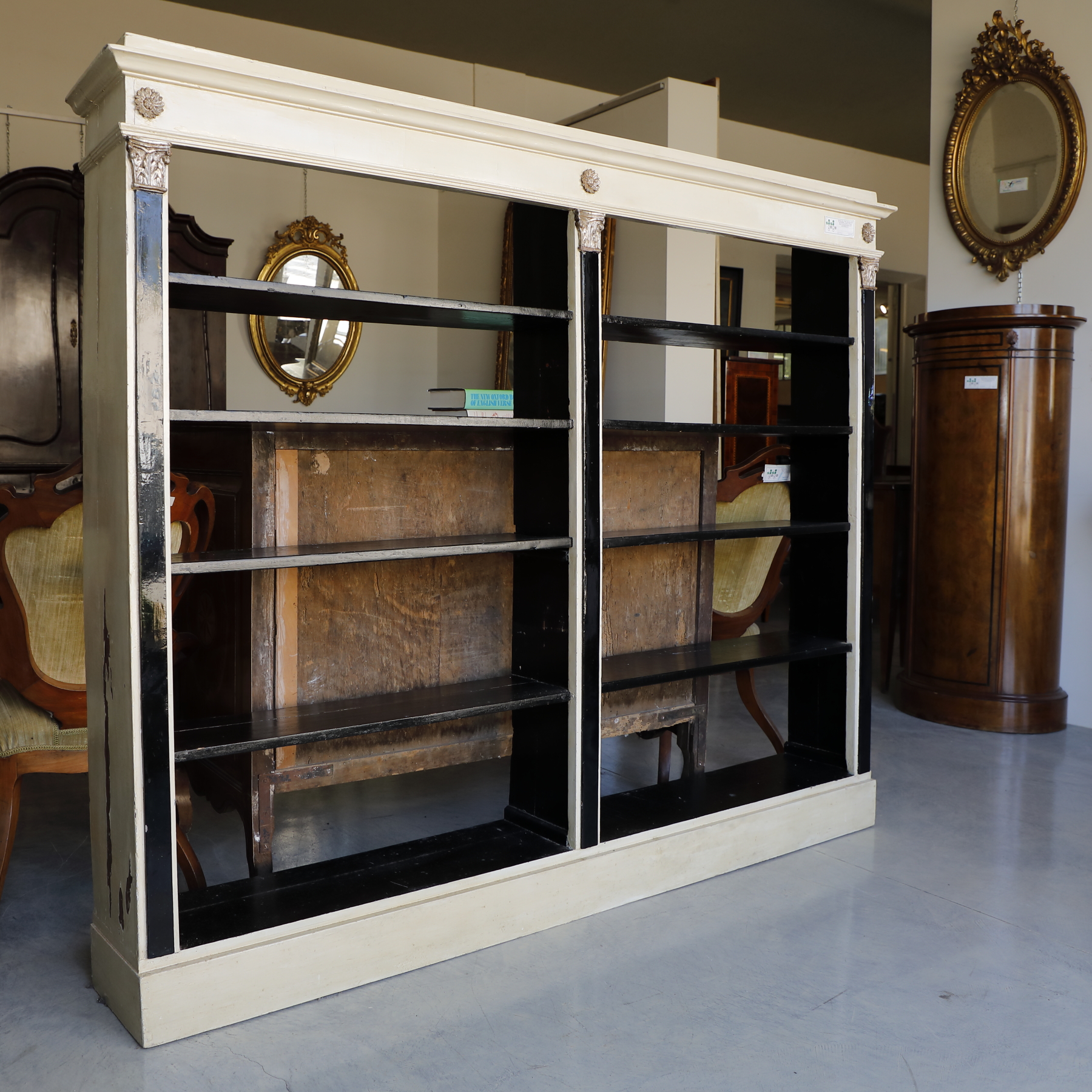 Bookcase Inglese Vittoriana  in noce e radica di noce intarsiata - Librerie, Vetrine Bookcase Inglese Vittoriana  in noce e radica di noce intarsiata - Librerie, Vetrine