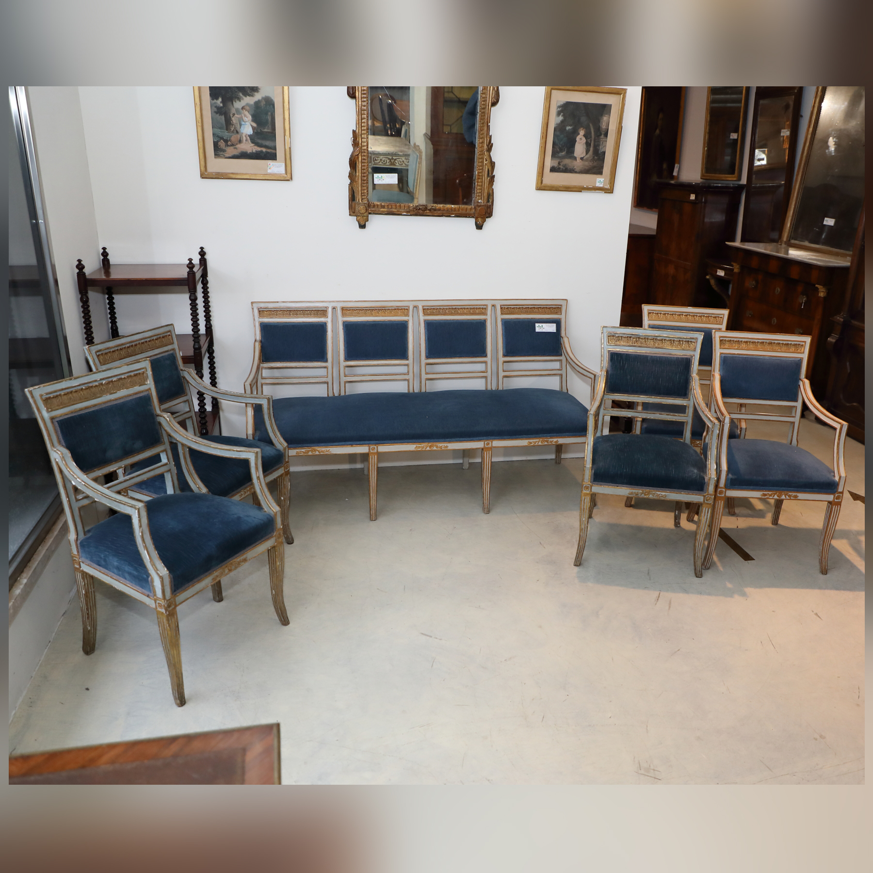 Gruppo 6 sedie a medaglione in legno dorato - Sedie e Poltrone Gruppo 6 sedie a medaglione in legno dorato - Sedie e Poltrone