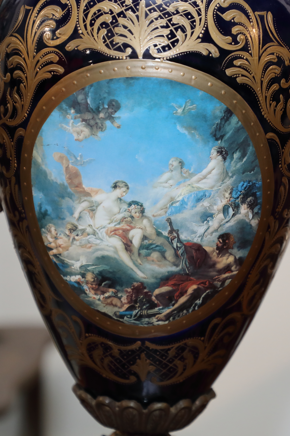 Vaso in porcellana dipinta e bronzo - Complementi d'arredo Vaso in porcellana dipinta e bronzo - Complementi d'arredo