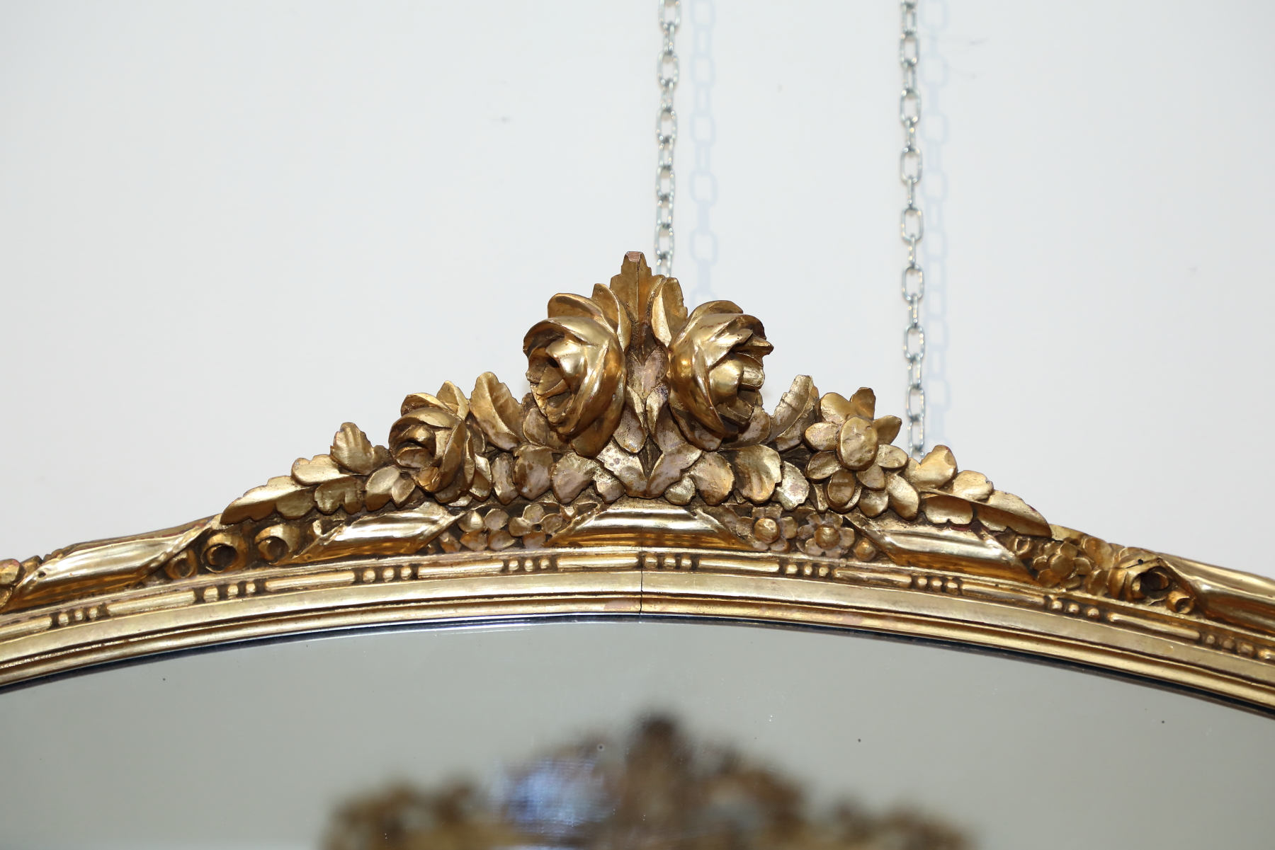 Specchiera ovale in legno dorato orizzontale origine italiana epoca Seconda metà 800 - Specchiere Specchiera ovale in legno dorato orizzontale origine italiana epoca Seconda metà 800 - Specchiere