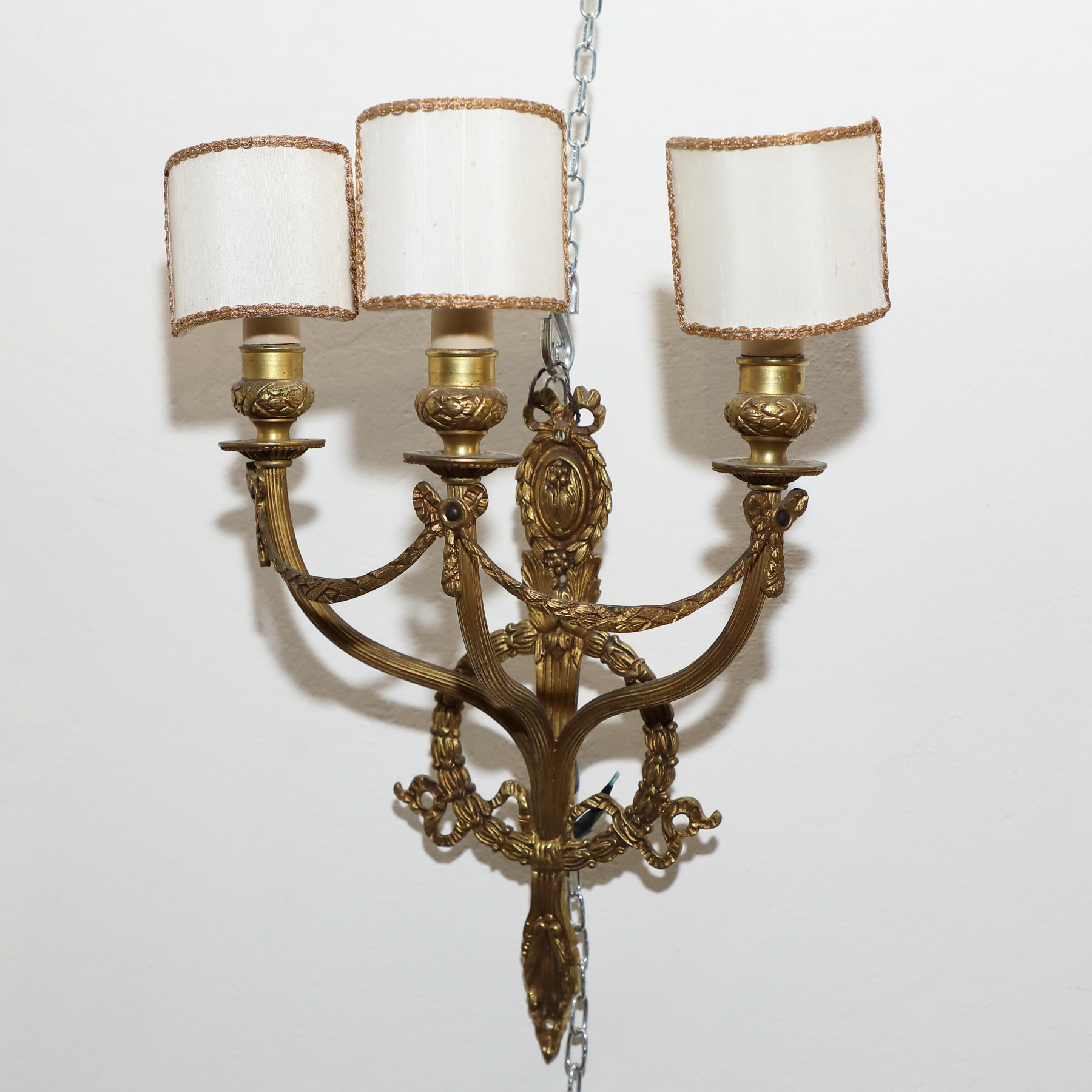 Vaso in porcellana dipinta e bronzo - Complementi d'arredo Vaso in porcellana dipinta e bronzo - Complementi d'arredo