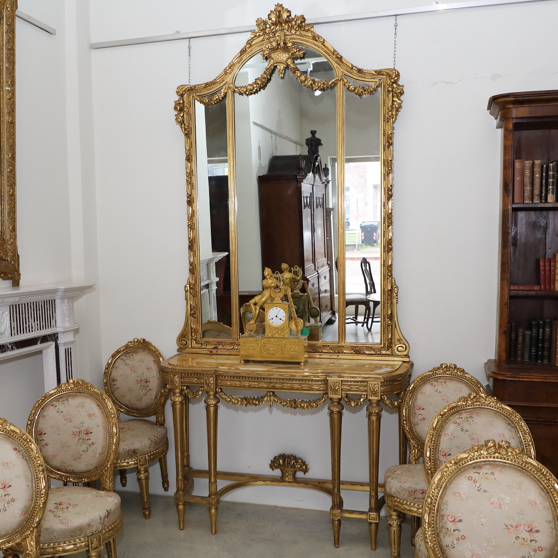 Specchiera ovale in legno dorato orizzontale origine italiana epoca Seconda metà 800 - Specchiere Specchiera ovale in legno dorato orizzontale origine italiana epoca Seconda metà 800 - Specchiere