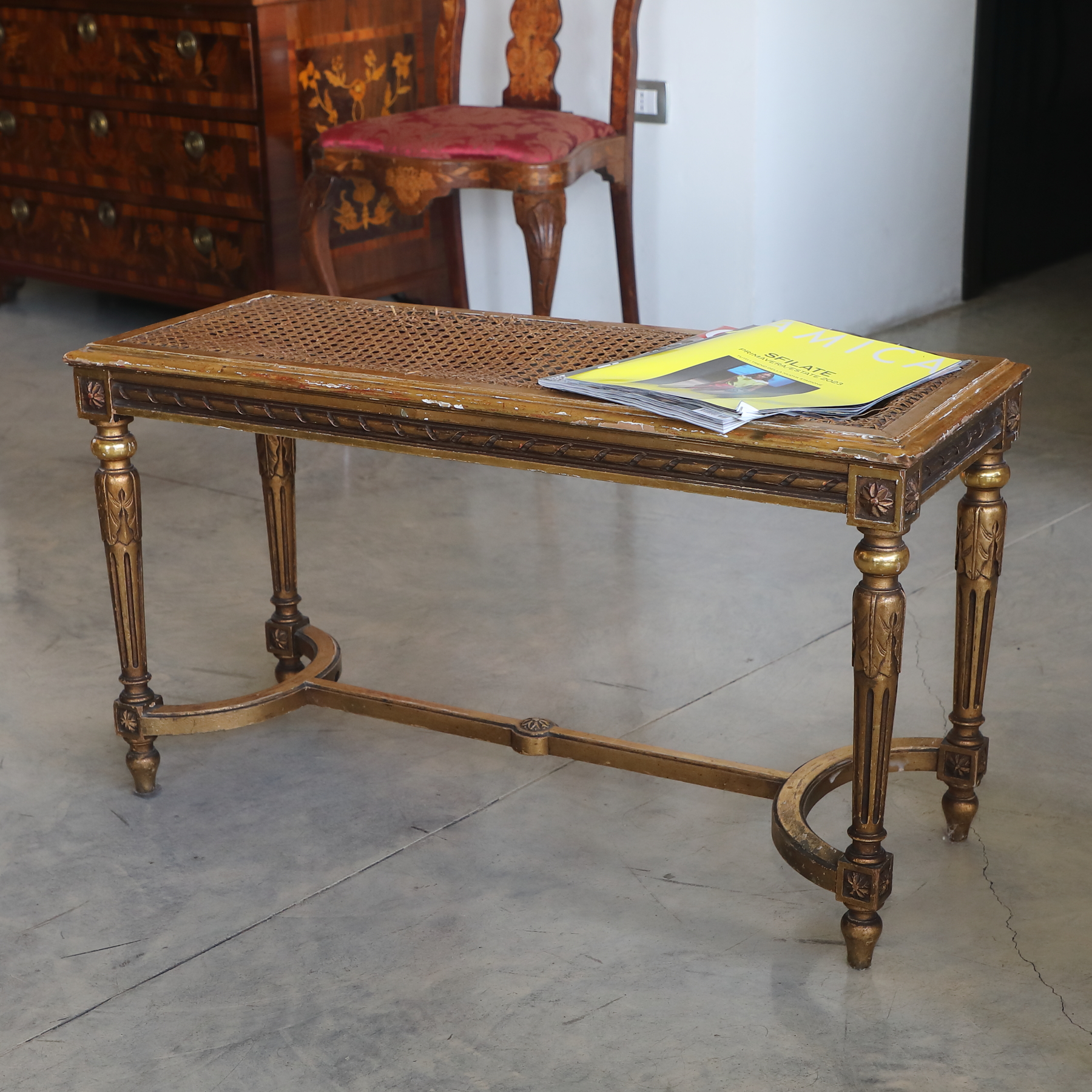 Coppia abat- jour in legno dorato - Complementi d'arredo Coppia abat- jour in legno dorato - Complementi d'arredo