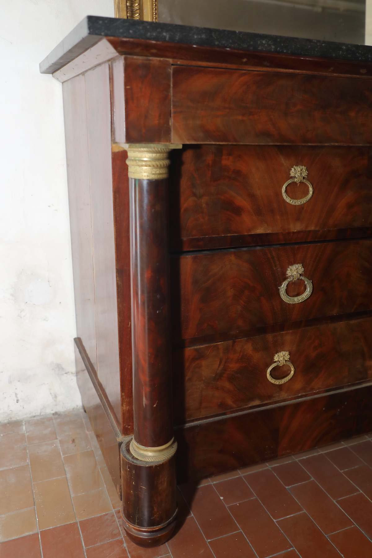 Comò impero a 4 cassetti in mogano con piano in marmo - Comò Comò impero a 4 cassetti in mogano con piano in marmo - Comò