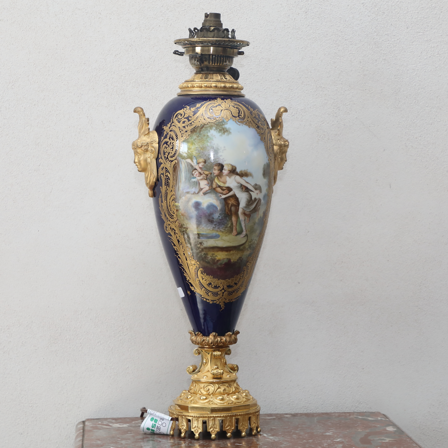 Lampada blu realizzata su porcellana di Sevres sec.XIX - Complementi d'arredo Lampada blu realizzata su porcellana di Sevres sec.XIX - Complementi d'arredo