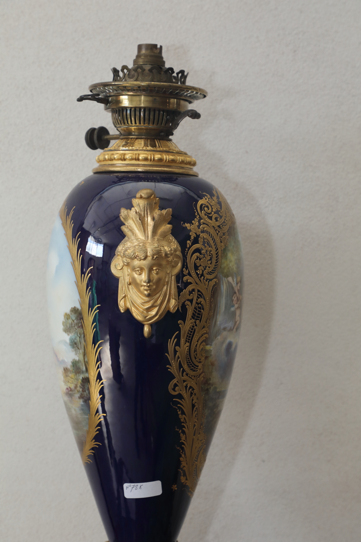 Lampada blu realizzata su porcellana di Sevres sec.XIX - Complementi d'arredo Lampada blu realizzata su porcellana di Sevres sec.XIX - Complementi d'arredo