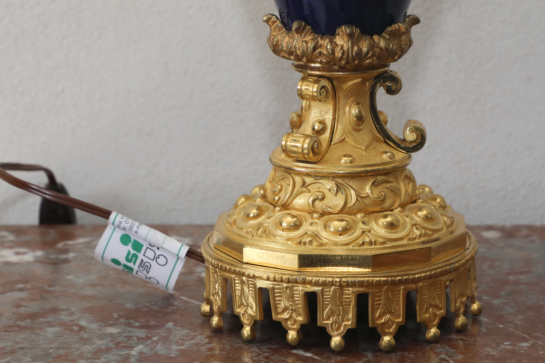 Lampada blu realizzata su porcellana di Sevres sec.XIX - Complementi d'arredo Lampada blu realizzata su porcellana di Sevres sec.XIX - Complementi d'arredo