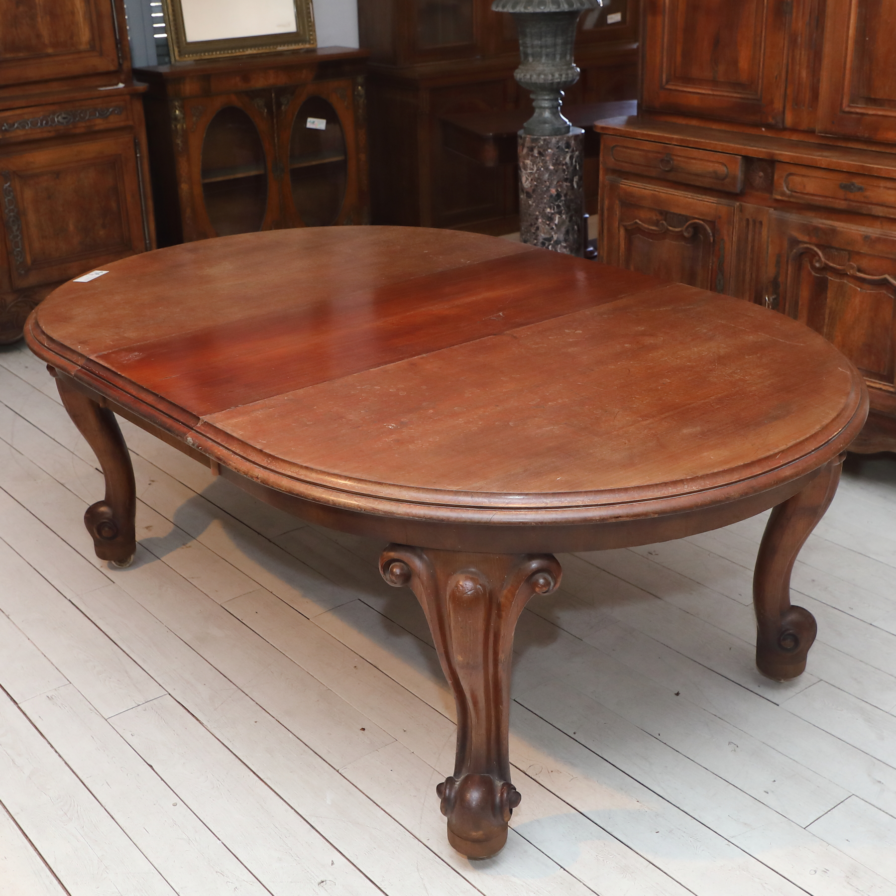 Tavolino in metallo da salotto e bronzi dorati con piano in marmo - Tavoli e Scrittoi Tavolino in metallo da salotto e bronzi dorati con piano in marmo - Tavoli e Scrittoi