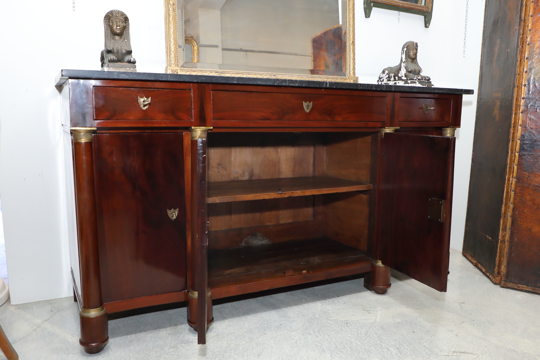 Credenza in mogano impero con piano in marmo - Credenze Credenza in mogano impero con piano in marmo - Credenze
