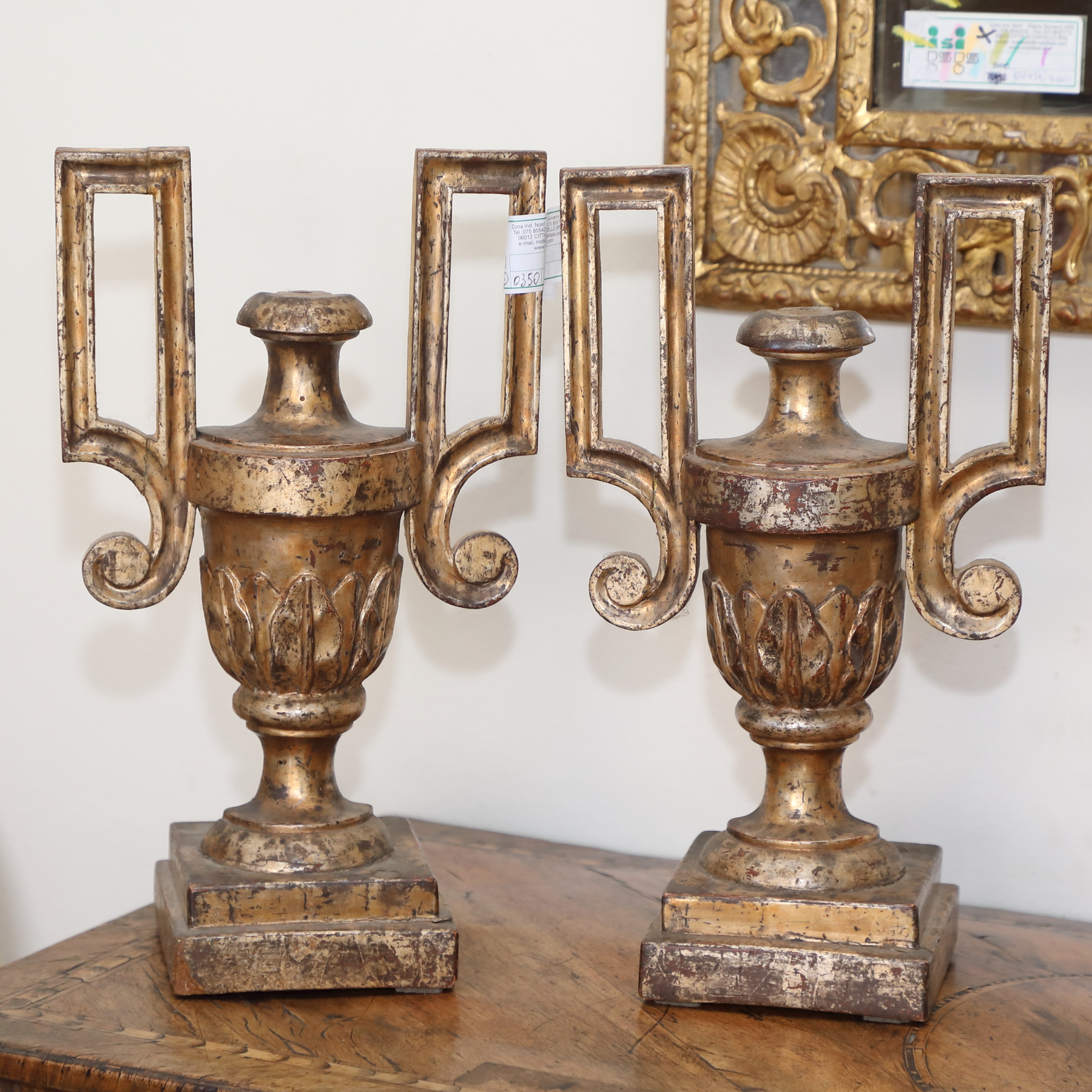 Coppia dipinti  ovali di origine italiana raffiguranti paesaggi con personaggi - Complementi d'arredo Coppia dipinti  ovali di origine italiana raffiguranti paesaggi con personaggi - Complementi d'arredo