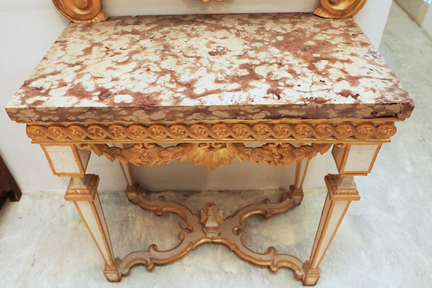 Importante coppia di consolles laccate e dorate con le  specchiere - Consolle Importante coppia di consolles laccate e dorate con le  specchiere - Consolle