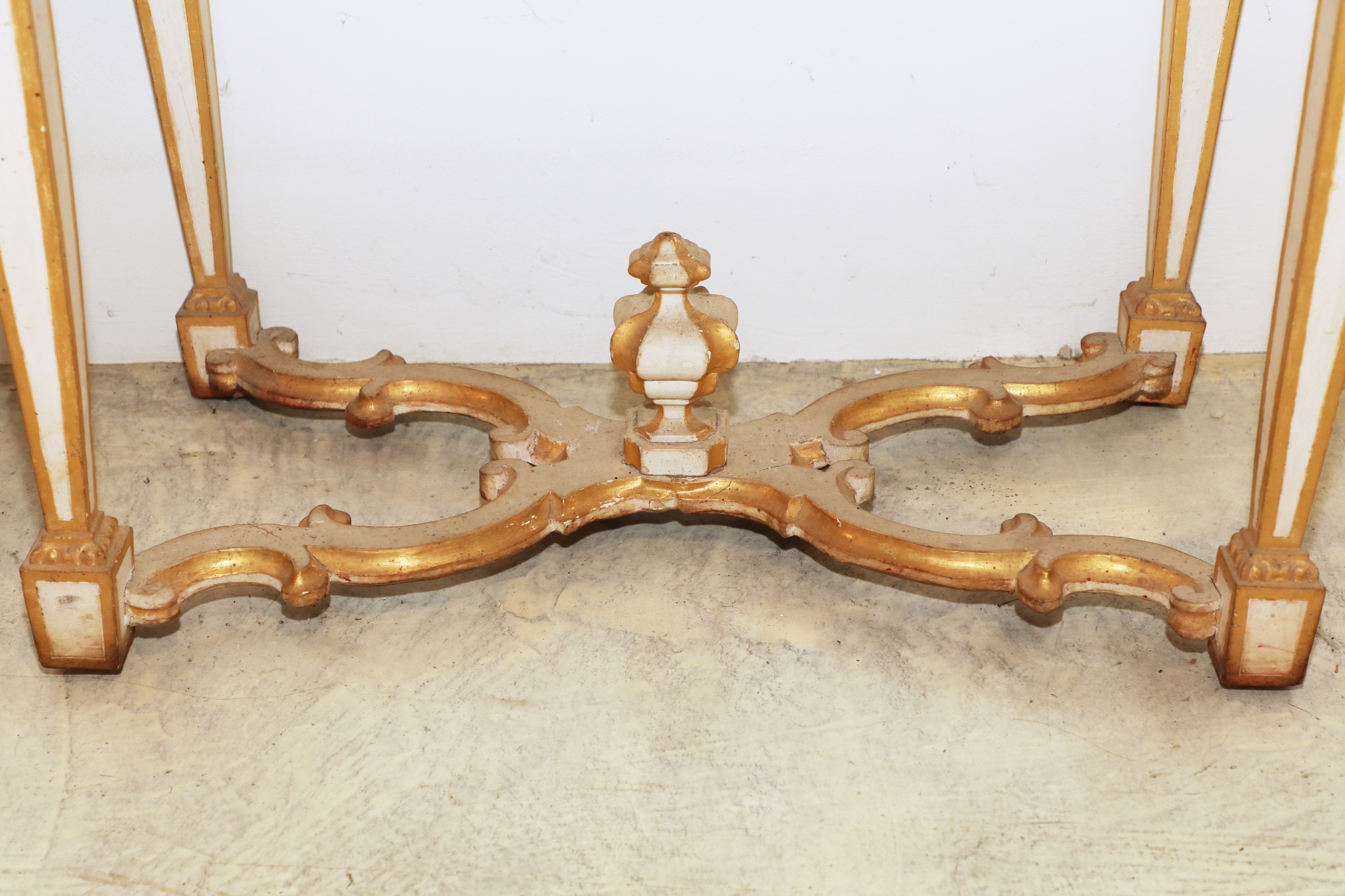 Importante coppia di consolles laccate e dorate con le  specchiere - Consolle Importante coppia di consolles laccate e dorate con le  specchiere - Consolle