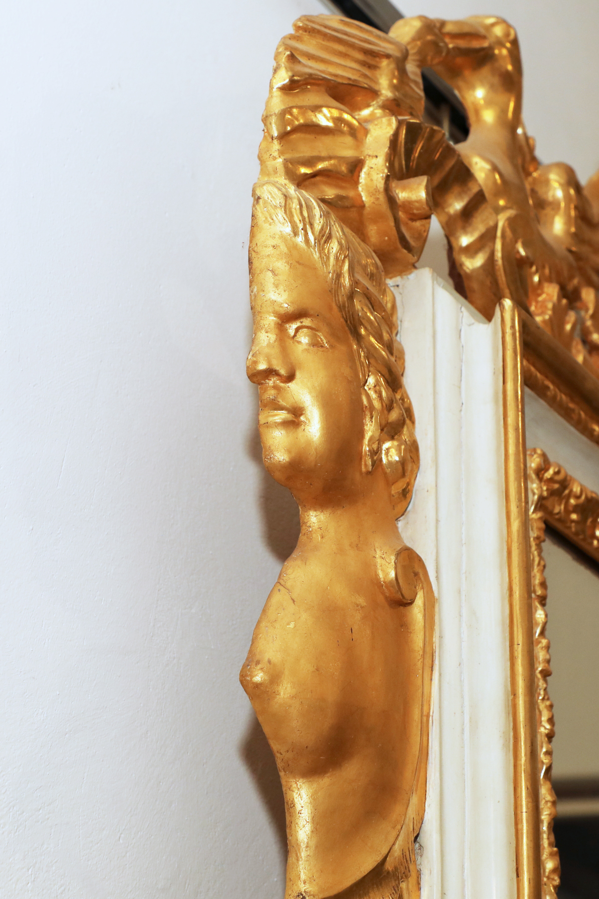 Importante coppia di consolles laccate e dorate con le  specchiere - Consolle Importante coppia di consolles laccate e dorate con le  specchiere - Consolle