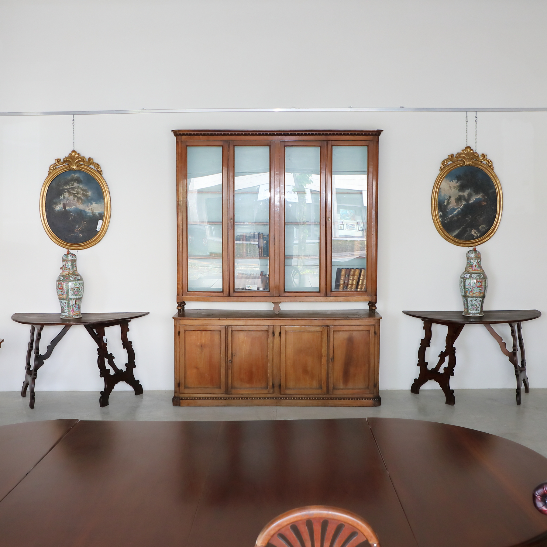 Importante coppia di consolles laccate e dorate con le  specchiere - Consolle Importante coppia di consolles laccate e dorate con le  specchiere - Consolle