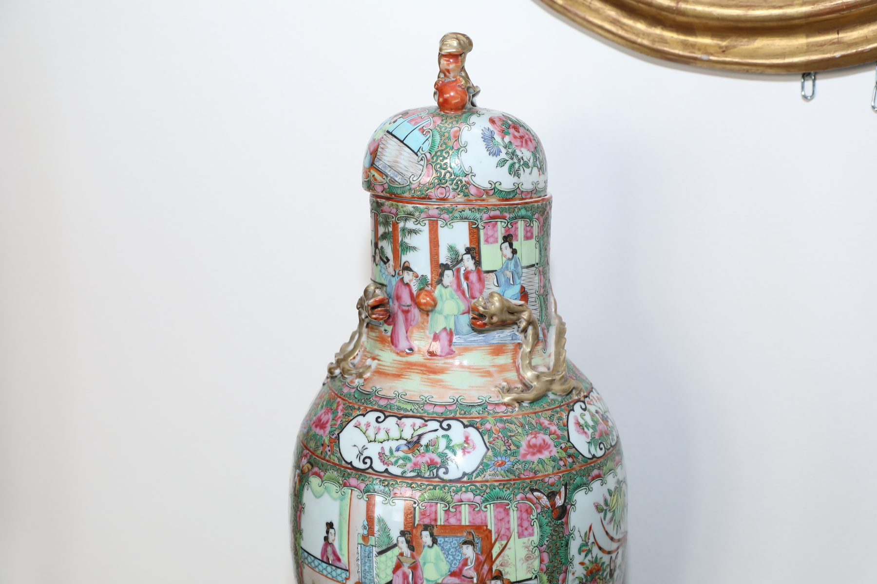 Coppia di Vasi in porcellana di gusto orientale fine 800 - Complementi d'arredo Coppia di Vasi in porcellana di gusto orientale fine 800 - Complementi d'arredo