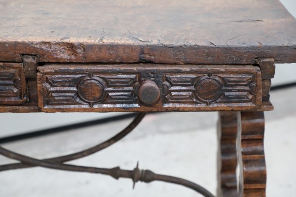 Tavolo scrittoio da centro con due cassetti e gambe a lira - Tavoli e Scrittoi