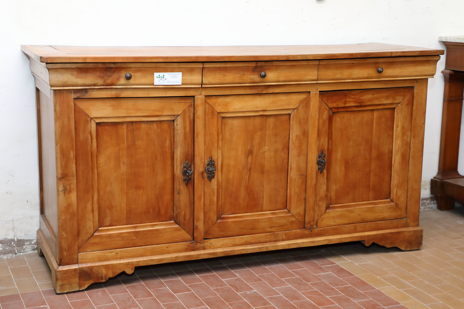 Credenza cappucina in ciliegio a tre ante epoca 800 - Credenze Credenza cappucina in ciliegio a tre ante epoca 800 - Credenze
