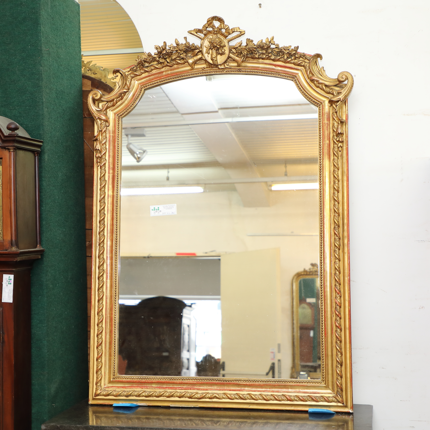 Specchiera rettangolare con cimasa mossa e ghirlanda decorativa origine 800 - Specchiere