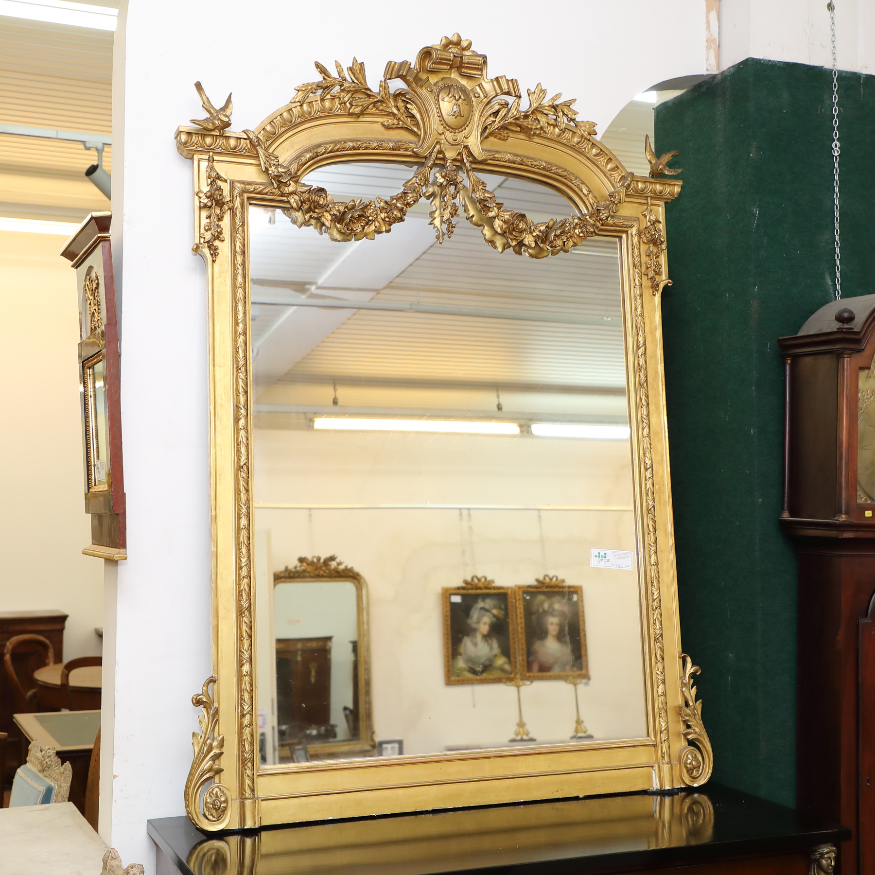 Specchiera in legno dorato con cimasa con foglie intagliate epoca 800 - Specchiere Specchiera in legno dorato con cimasa con foglie intagliate epoca 800 - Specchiere