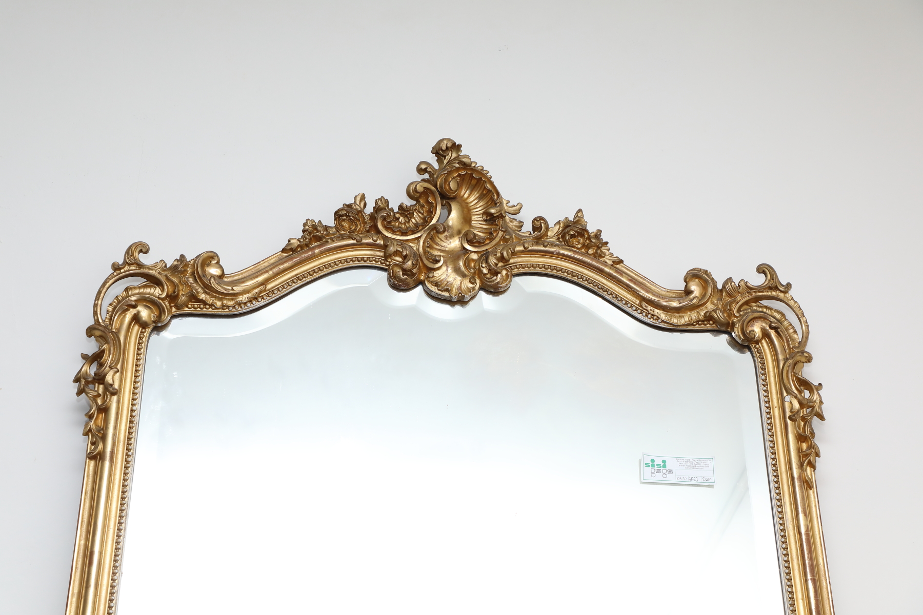 Specchiera in legno dorato con cimasa con foglie intagliate epoca 800 - Specchiere Specchiera in legno dorato con cimasa con foglie intagliate epoca 800 - Specchiere