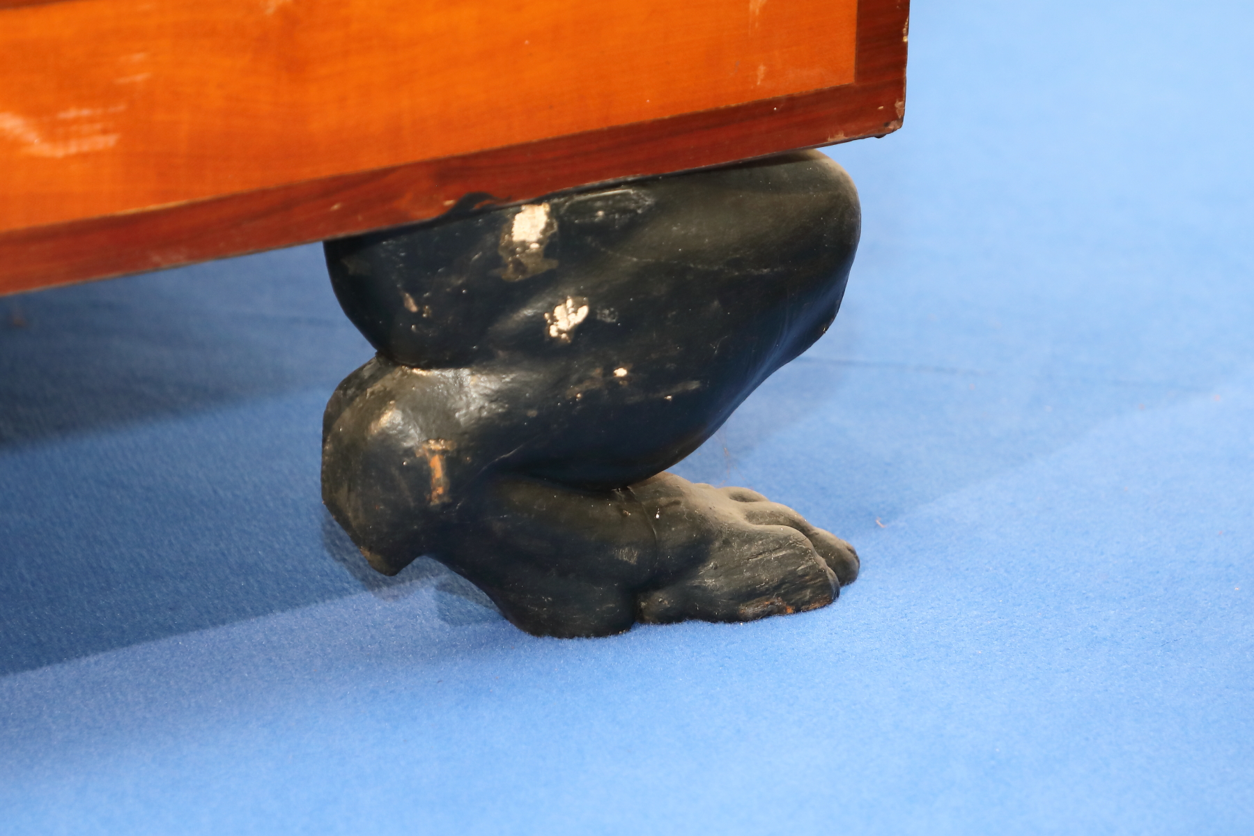 Dormeuse biedermaier in betulla e mogano con piedi ferini - Divani Dormeuse biedermaier in betulla e mogano con piedi ferini - Divani