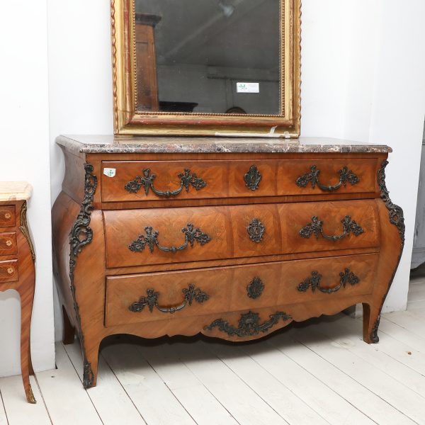 Grande comò Napoleone III  intarsiato con piano in marmo - Comò
