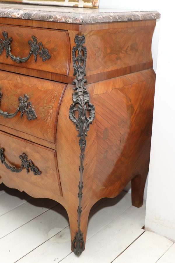 Grande comò Napoleone III  intarsiato con piano in marmo - Comò