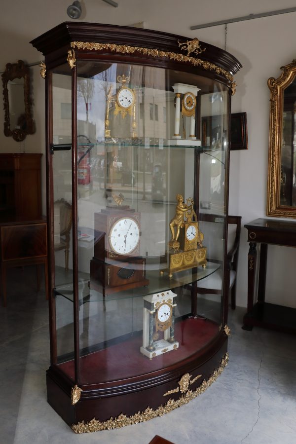 Vetrina espositore da centro  in mogano con bronzi ornamentali epoca Vittoriana - Vetrine