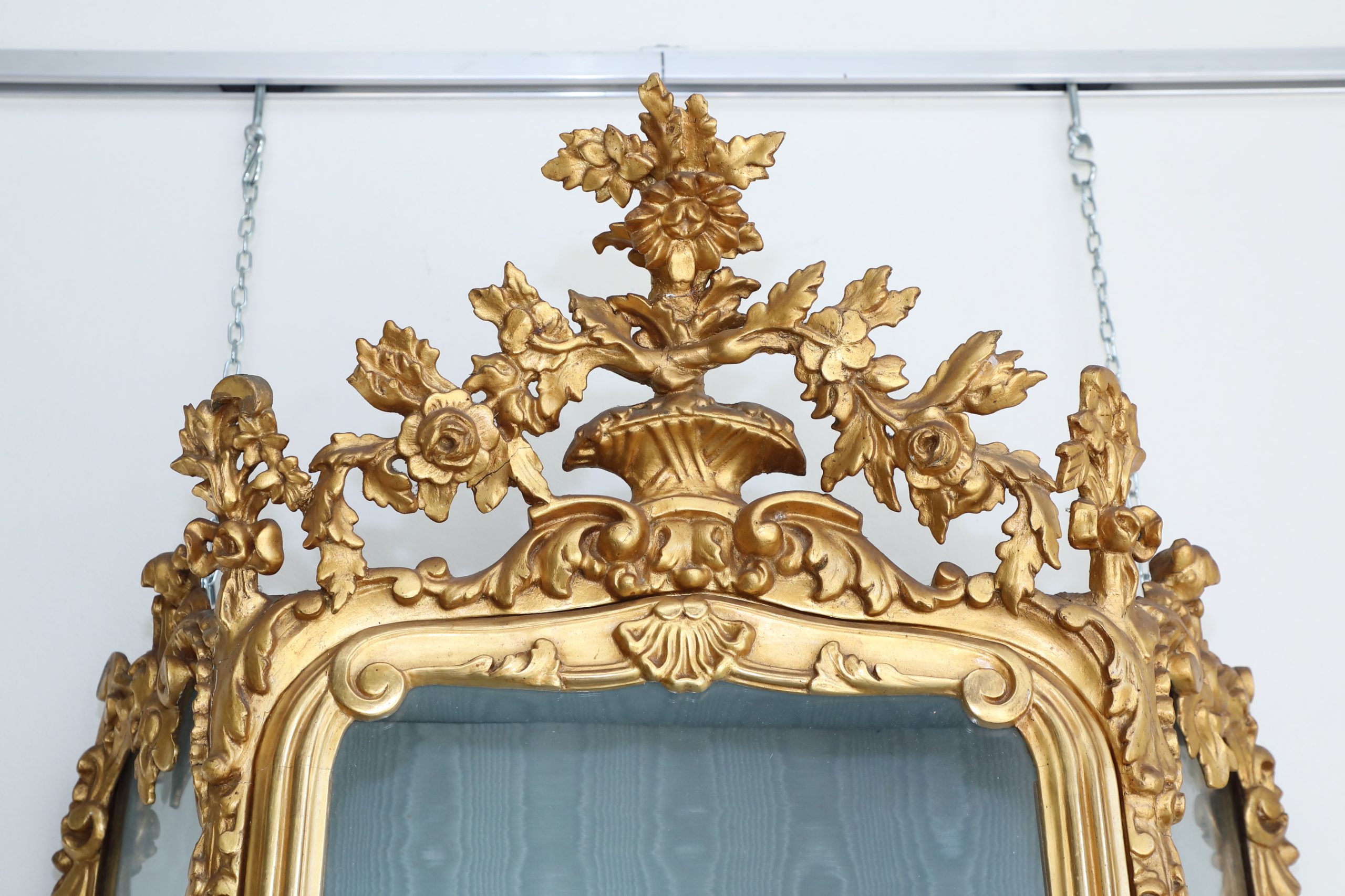 Coppia di vetrine pensili in legno dorato epoca seconda metà 800 - Vetrine Coppia di vetrine pensili in legno dorato epoca seconda metà 800 - Vetrine