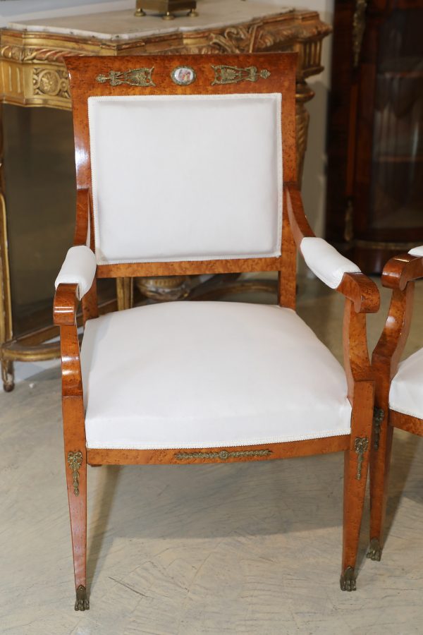 Salotto composto da divano e due poltrone in radica di tuja epoca 800 - Divani, Sedie e Poltrone