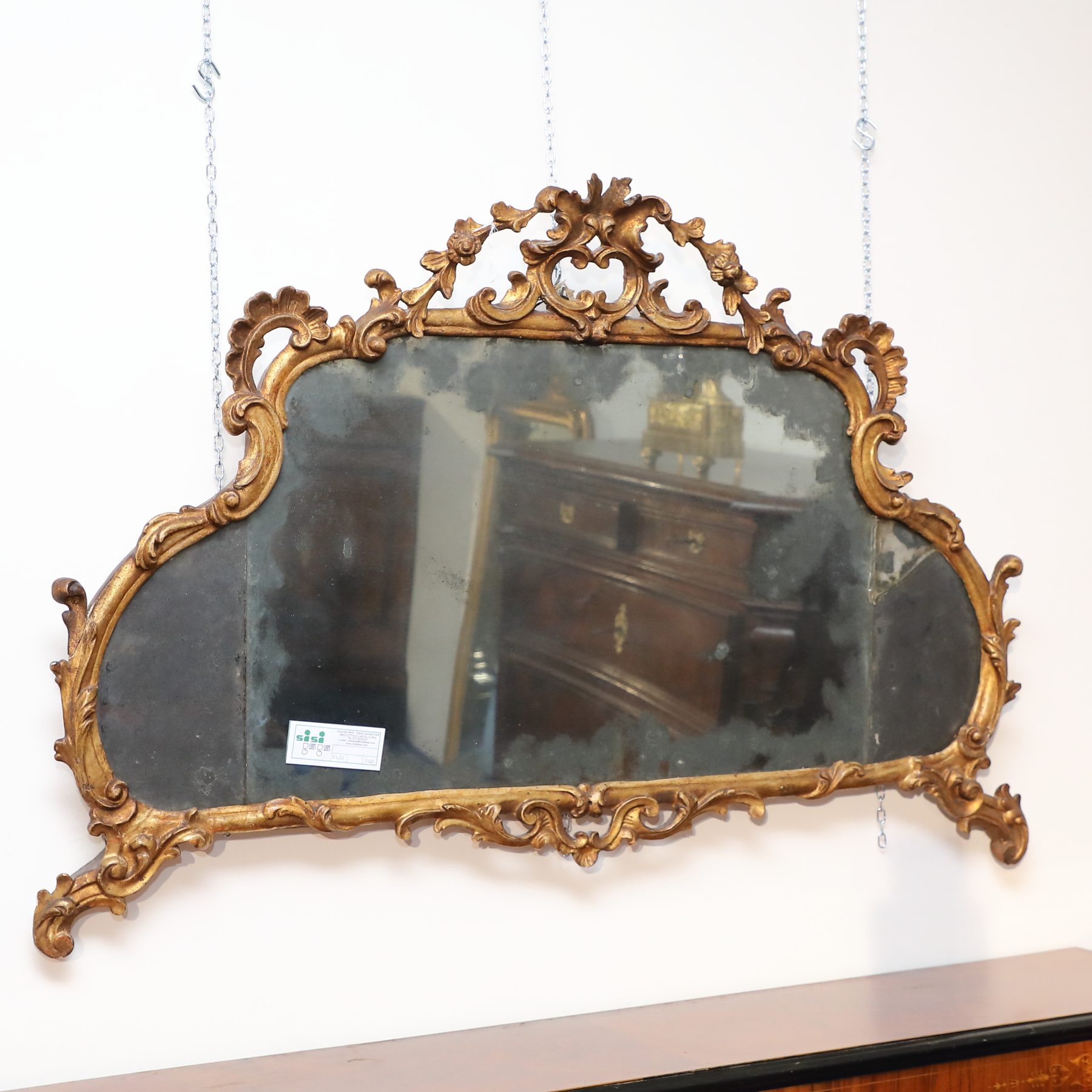 Specchiera rettangolare in legno dorato epoca 700 con cimasa a ramages - Specchiere Specchiera rettangolare in legno dorato epoca 700 con cimasa a ramages - Specchiere