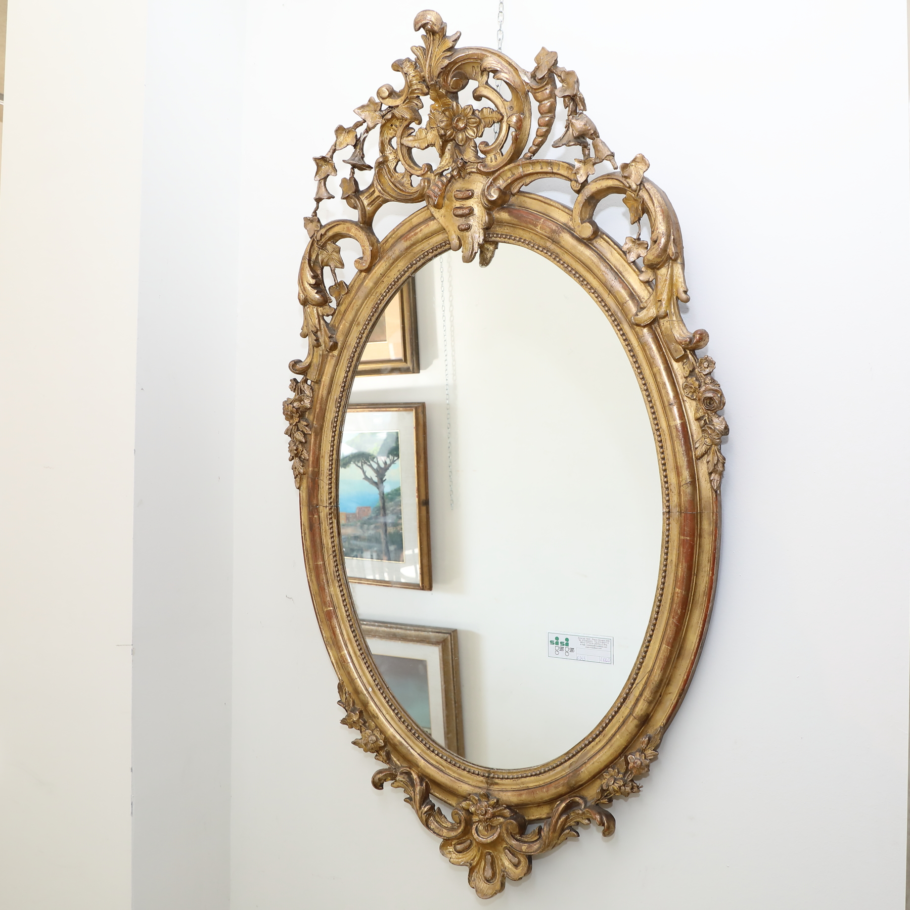 Grande Specchiera in legno dorato con intagli ornamentali epoca 800 - Specchiere Grande Specchiera in legno dorato con intagli ornamentali epoca 800 - Specchiere